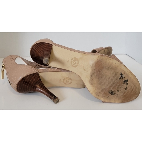 MICHAEL Kors T-Strap shoes. - Picture 6 of 7